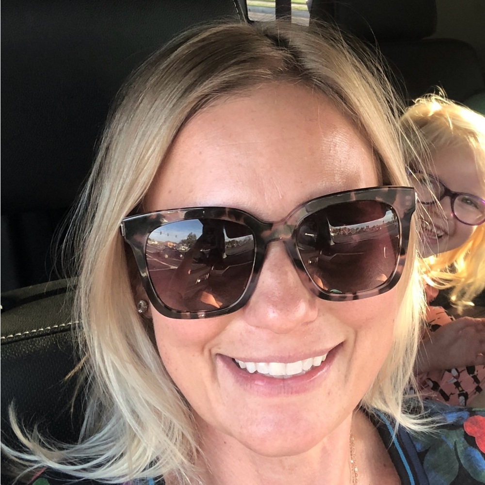 Meet your Posher, Jennifer